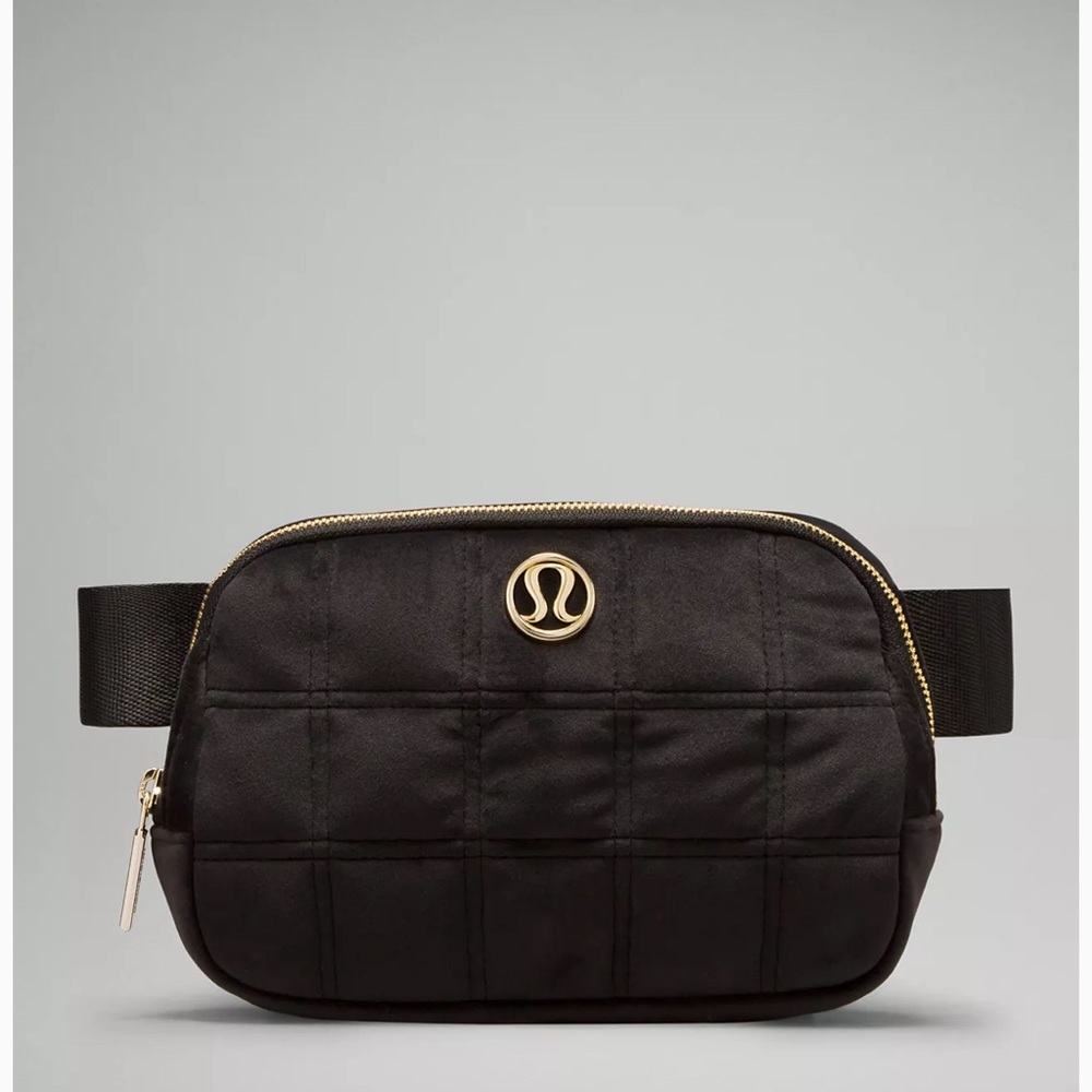 NWT Lululemon Everywhere Belt Bag 1L Quilted Velour: Black